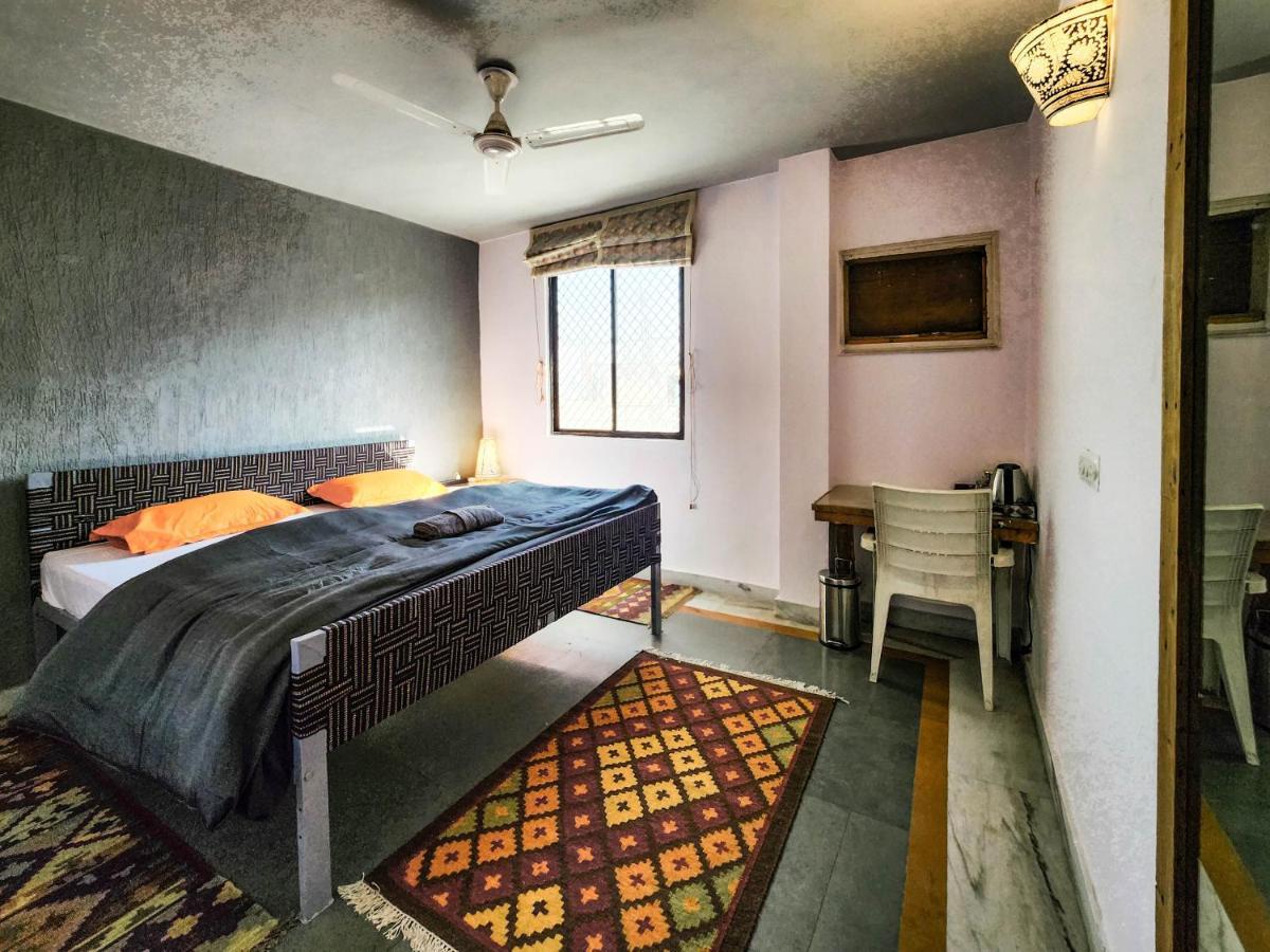 J House Near Bhikaji Hostel Ню Делхи Екстериор снимка