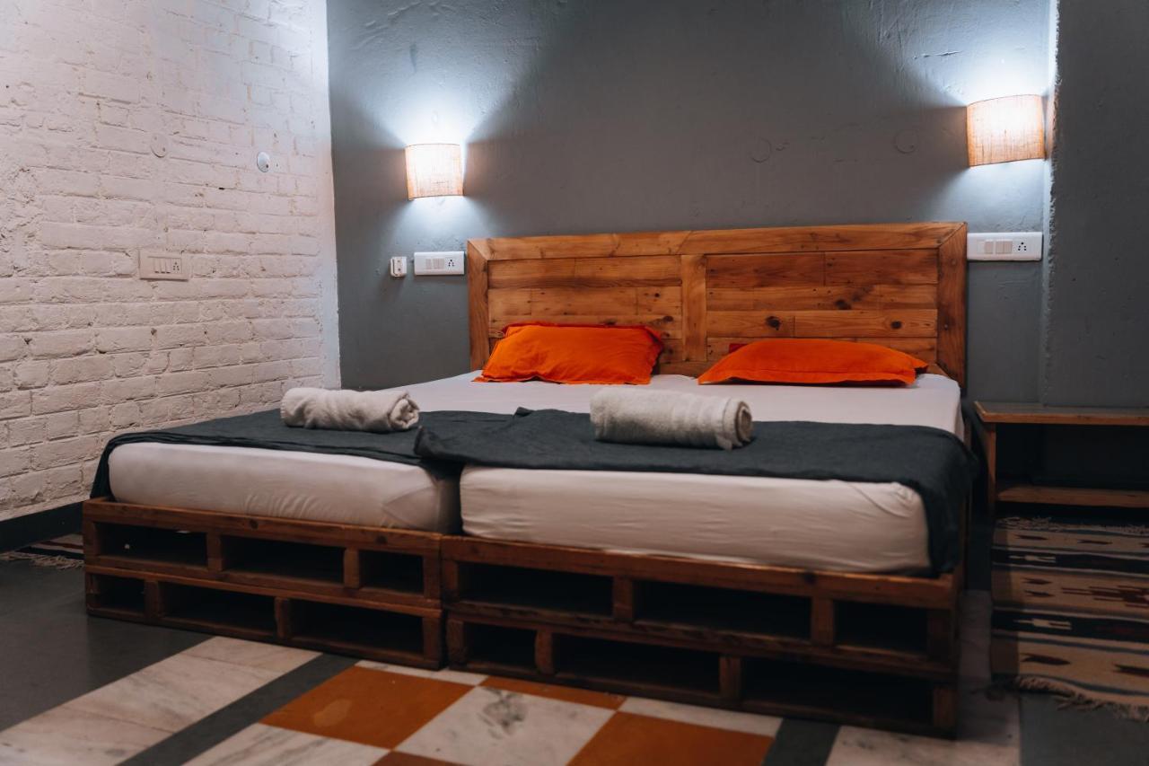 J House Near Bhikaji Hostel Ню Делхи Екстериор снимка