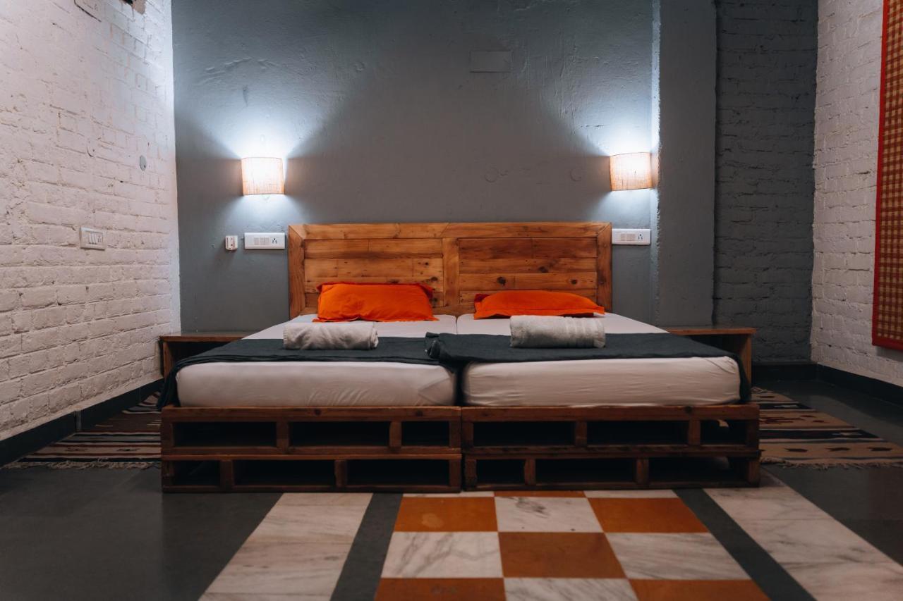 J House Near Bhikaji Hostel Ню Делхи Екстериор снимка