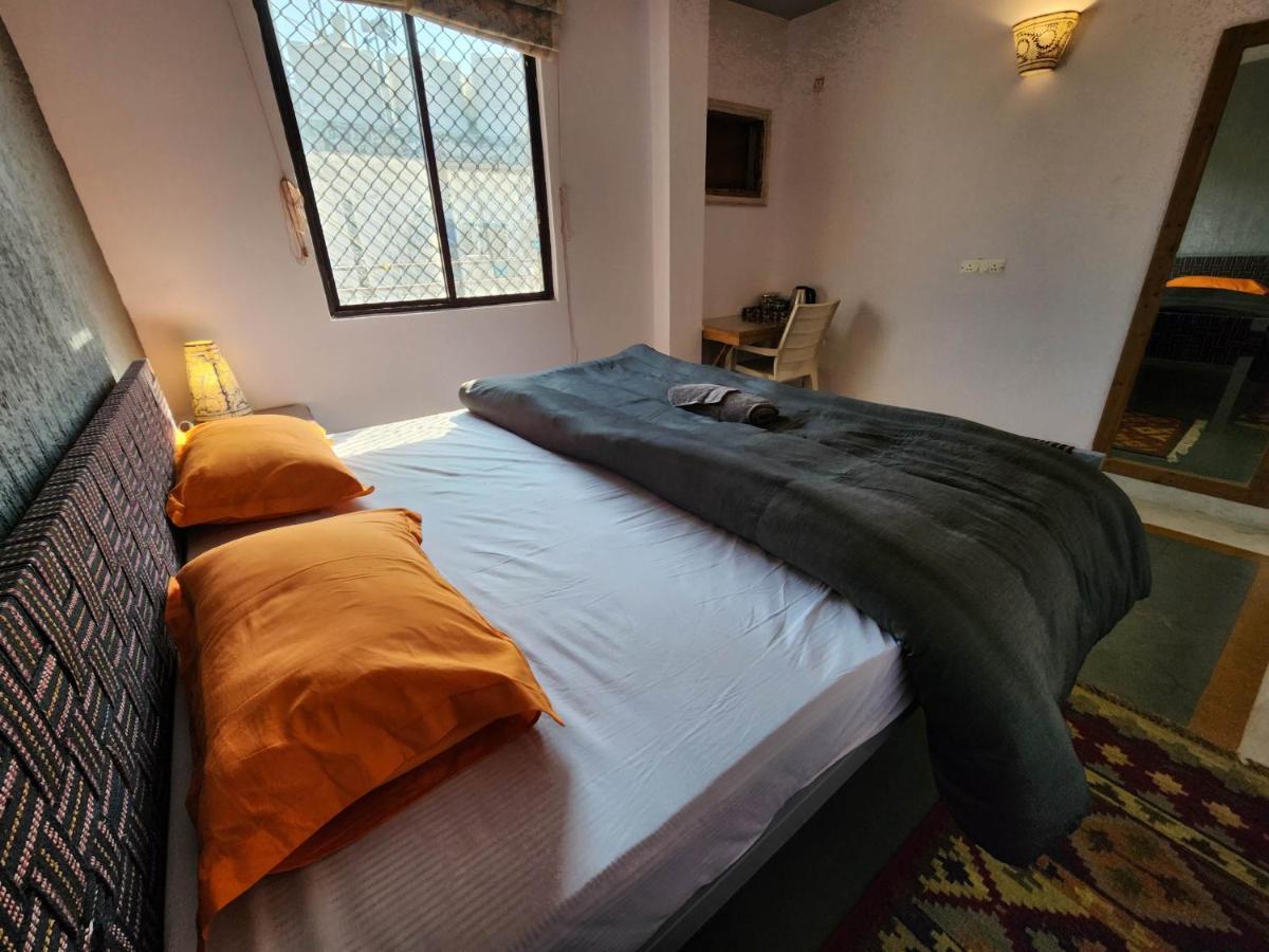 J House Near Bhikaji Hostel Ню Делхи Екстериор снимка