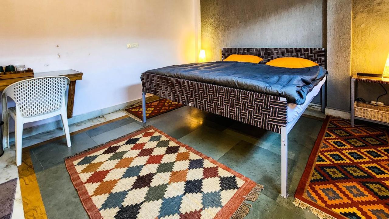 J House Near Bhikaji Hostel Ню Делхи Екстериор снимка